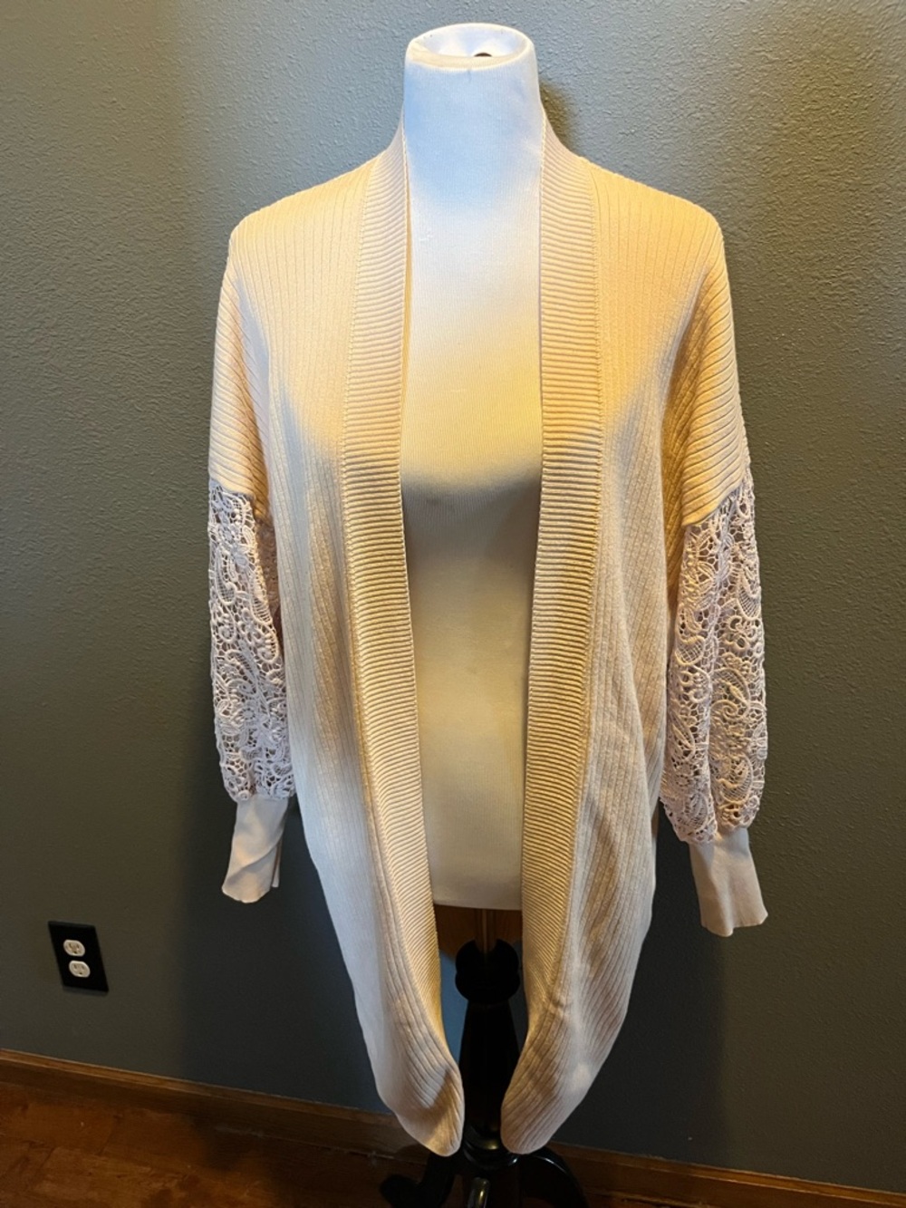 Open-Front Lace Sleeve Cream Cardigan